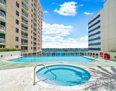 1551 N Flagler Drive - Photo Thumbnail 18