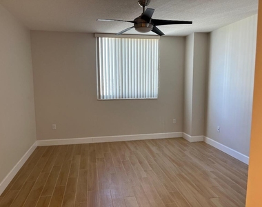 1551 N Flagler Drive - Photo Thumbnail 6