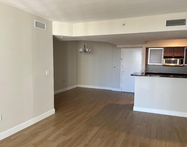 1551 N Flagler Drive - Photo Thumbnail 5