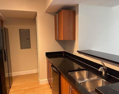 1551 N Flagler Drive - Photo Thumbnail 3