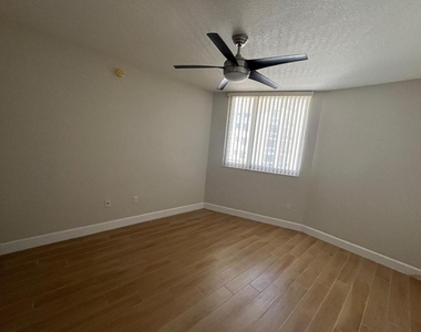 1551 N Flagler Drive - Photo Thumbnail 9