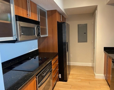 1551 N Flagler Drive - Photo Thumbnail 2