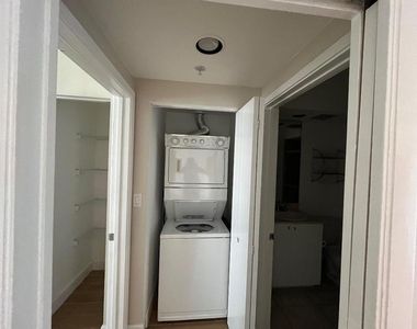 1551 N Flagler Drive - Photo Thumbnail 11