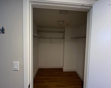 1551 N Flagler Drive - Photo Thumbnail 7