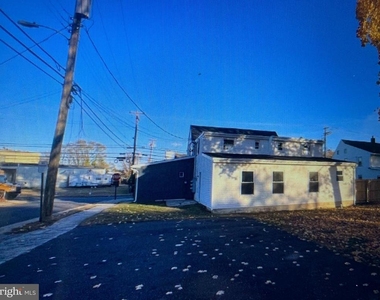 401 Blue Bell Road - Photo Thumbnail 9