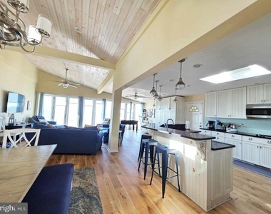 8034 Riverview Road - Photo Thumbnail 14