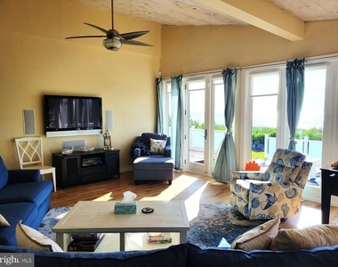 8034 Riverview Road - Photo Thumbnail 9