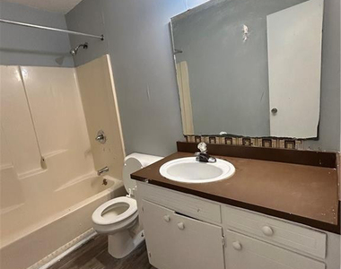 6324 Marykirk Drive - Photo Thumbnail 11