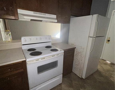 6324 Marykirk Drive - Photo Thumbnail 5