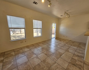 304 Windridge Village Cv - Photo Thumbnail 11