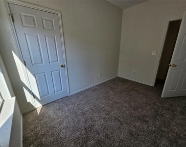 304 Windridge Village Cv - Photo Thumbnail 31