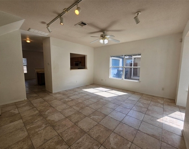 304 Windridge Village Cv - Photo Thumbnail 3
