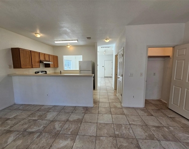 304 Windridge Village Cv - Photo Thumbnail 14