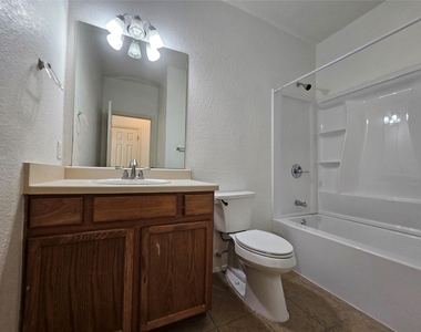 304 Windridge Village Cv - Photo Thumbnail 23