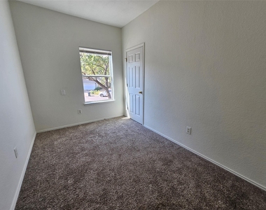 304 Windridge Village Cv - Photo Thumbnail 28