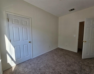 304 Windridge Village Cv - Photo Thumbnail 32