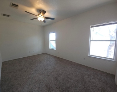304 Windridge Village Cv - Photo Thumbnail 19