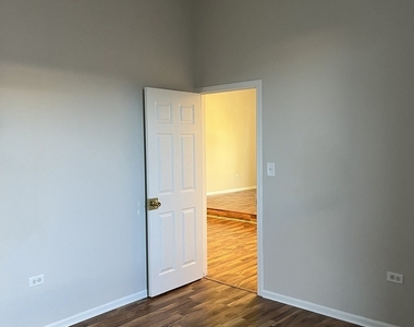 903 Main Street - Photo Thumbnail 5