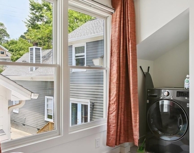 69 Randolph Street Ne - Photo Thumbnail 3