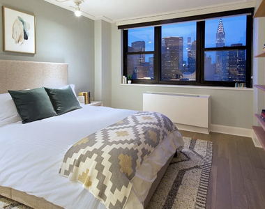 150 East 34th Street, Unit 2903 - Photo Thumbnail 4