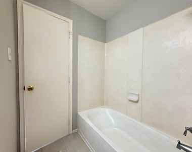 2403 Chalet Road - Photo Thumbnail 12