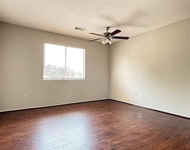 2403 Chalet Road - Photo Thumbnail 5