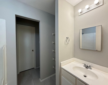 2403 Chalet Road - Photo Thumbnail 7