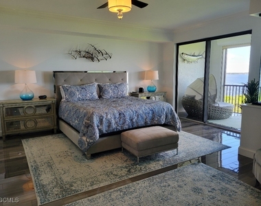 11620 Court Of Palms - Photo Thumbnail 12