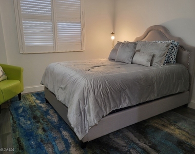 11620 Court Of Palms - Photo Thumbnail 16