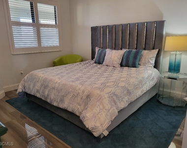 11620 Court Of Palms - Photo Thumbnail 14