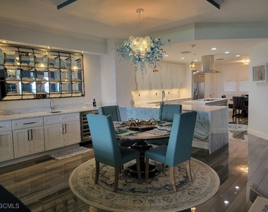 11620 Court Of Palms - Photo Thumbnail 10