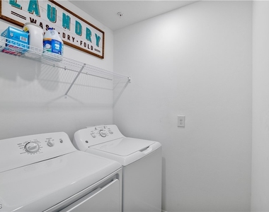 43041 Greenway Boulevard - Photo Thumbnail 10