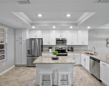 43041 Greenway Boulevard - Photo Thumbnail 6