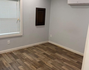 129 Shoreline Drive - Photo Thumbnail 21