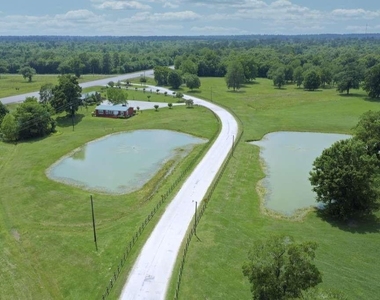 129 Shoreline Drive - Photo Thumbnail 14