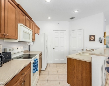 9814 Quinta Artesa Way - Photo Thumbnail 3