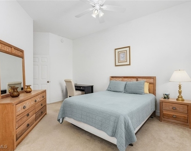 9814 Quinta Artesa Way - Photo Thumbnail 16
