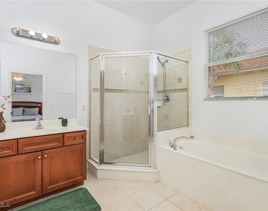 9814 Quinta Artesa Way - Photo Thumbnail 15