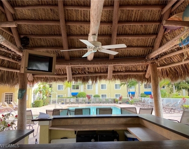 8274 Key Royal Circle - Photo Thumbnail 17