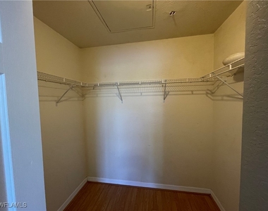 8274 Key Royal Circle - Photo Thumbnail 6