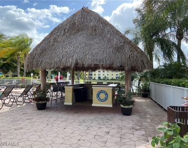 8274 Key Royal Circle - Photo Thumbnail 11