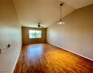 8274 Key Royal Circle - Photo Thumbnail 2