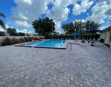 5323 Summerlin Road - Photo Thumbnail 17