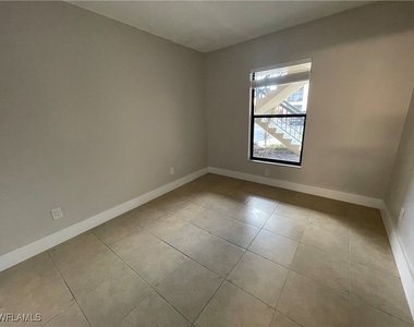 5323 Summerlin Road - Photo Thumbnail 11