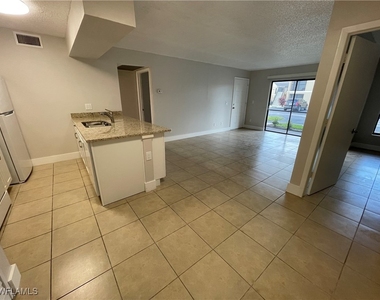 5323 Summerlin Road - Photo Thumbnail 2