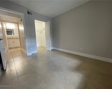 5323 Summerlin Road - Photo Thumbnail 12