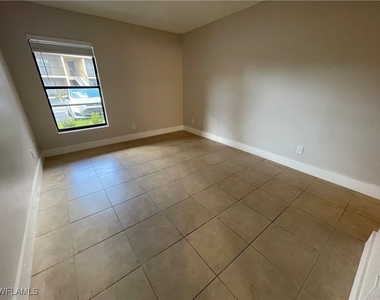 5323 Summerlin Road - Photo Thumbnail 7