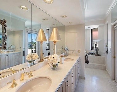 4400 Gulf Shore Boulevard N - Photo Thumbnail 13