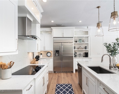 380 5th Avenue N - Photo Thumbnail 6