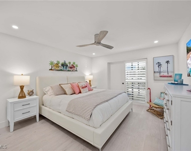 2100 Gulf Shore Boulevard N - Photo Thumbnail 14